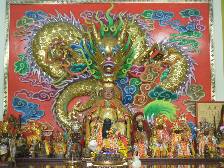 三寶門保安府正殿神尊