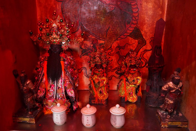 青田寺龍邊神龕