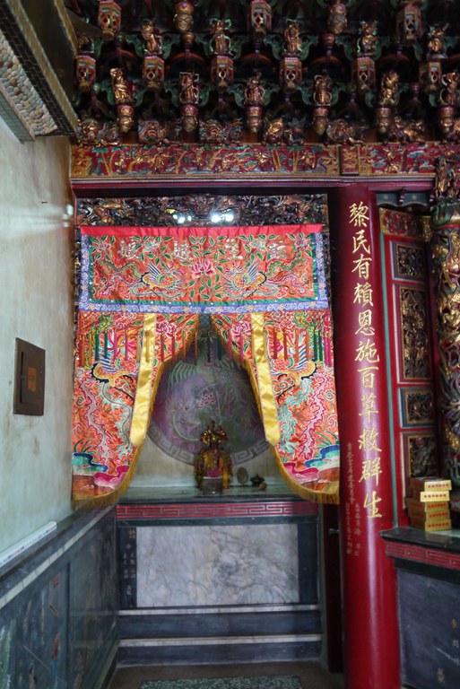 育黎宮虎邊神龕