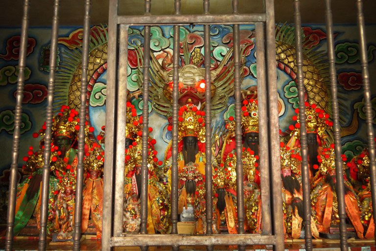 龍山寺正殿神尊