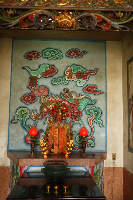 龍山寺龍邊神龕