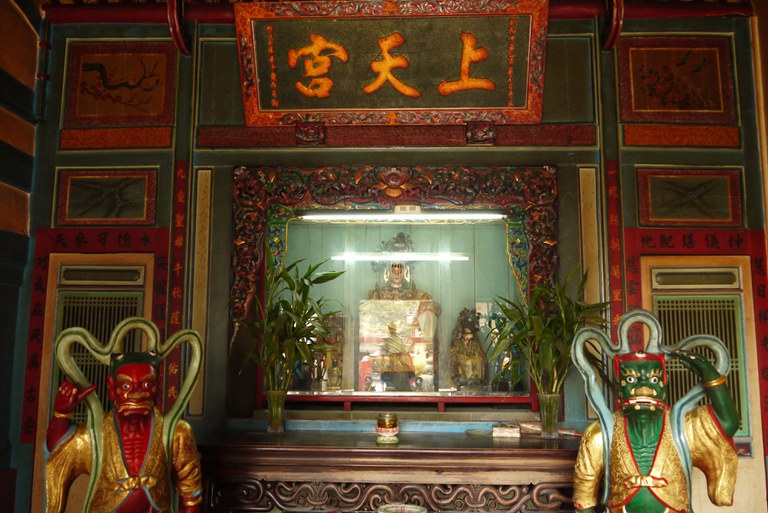 苦竹寺虎邊廂房神龕