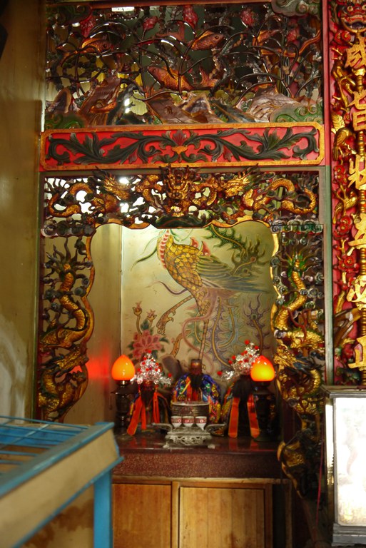 三主宮虎邊神龕