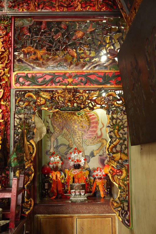 三主宮龍邊神龕