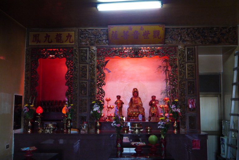 七主宮虎邊廂房神龕