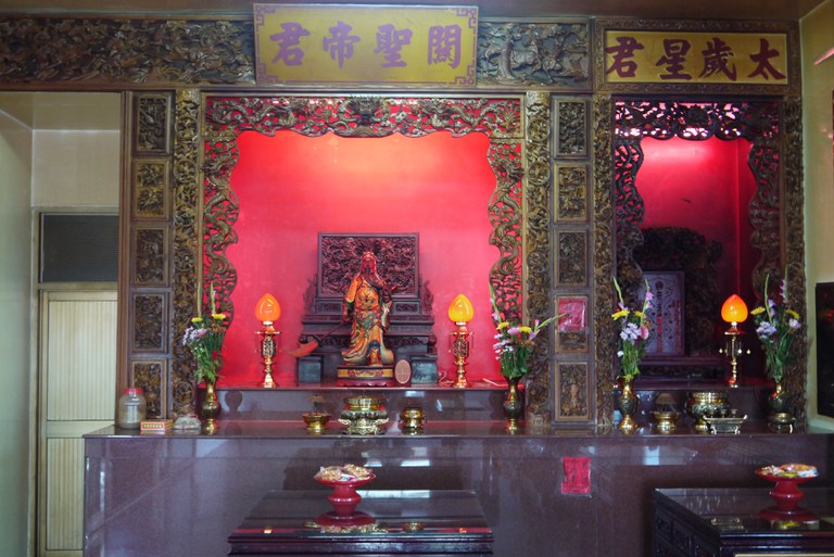 七主宮龍邊廂房神龕