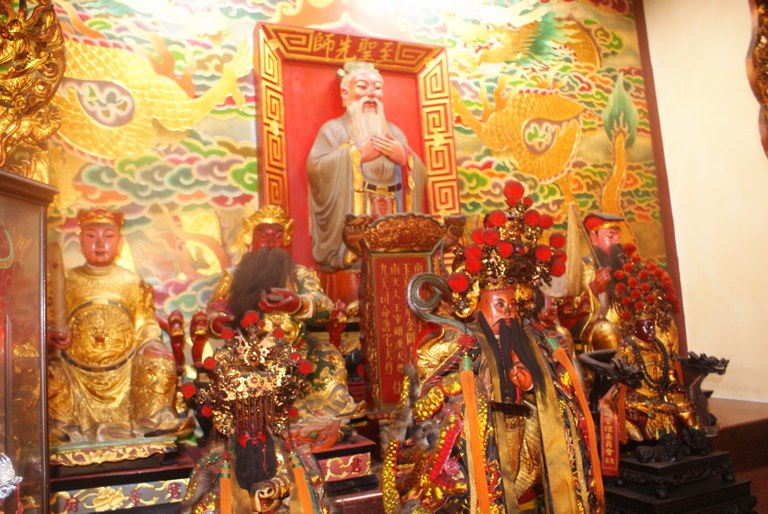 至善堂主神至聖先師||//|