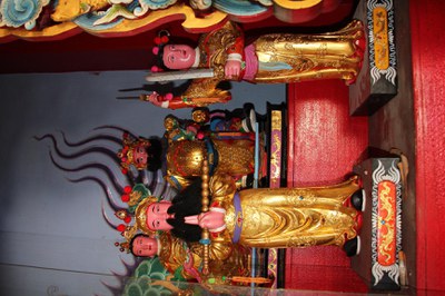 十二地宿神像(左)