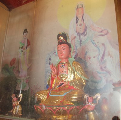 白衣大士神像