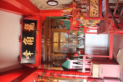 龍角峰伍位靈公神龕