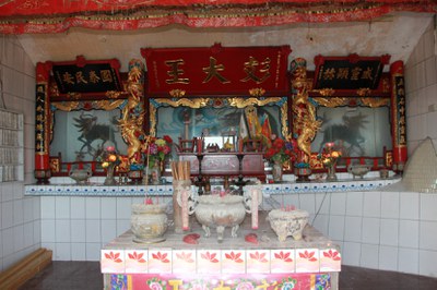 西路境彣大王廟神龕