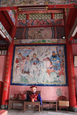 正殿右側壁面