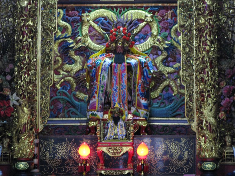 2F中央神龕 呂家漢拍攝