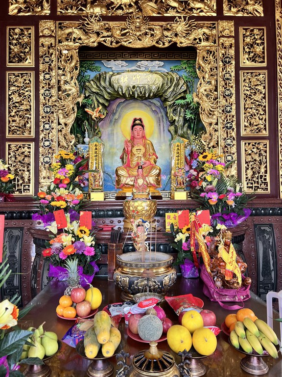 大關口觀音寺中央神龕觀音佛祖 大關口觀音寺中央神龕觀音佛祖