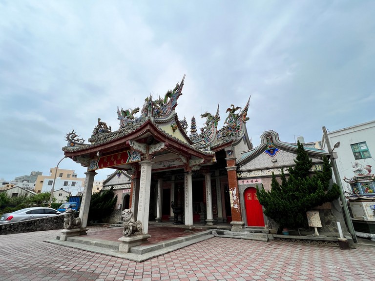 火燒坪靈光殿側面