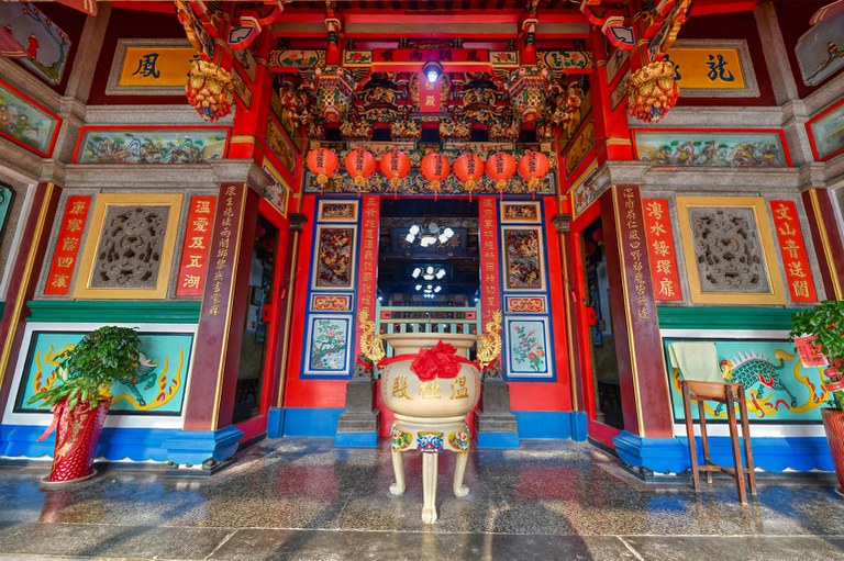 東文溫極殿三川門