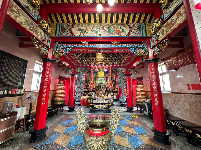 東安中宮大殿