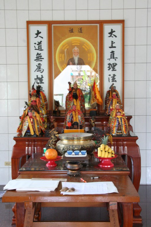 仙天道宮右廂太上道祖與眾神祇(陳進成拍攝-2011.07.05) 仙天道宮右廂太上道祖與眾神祇(陳進成拍攝-2011.07.05)