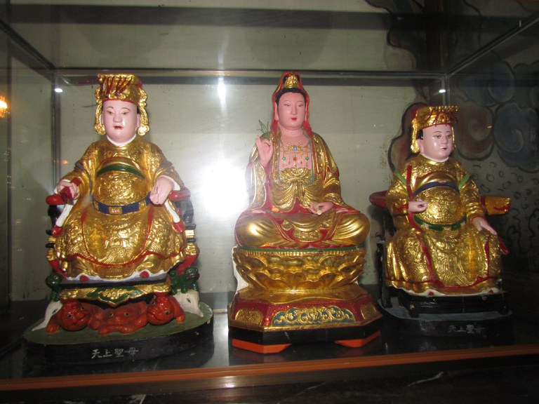 配祀觀世音菩薩 媽祖