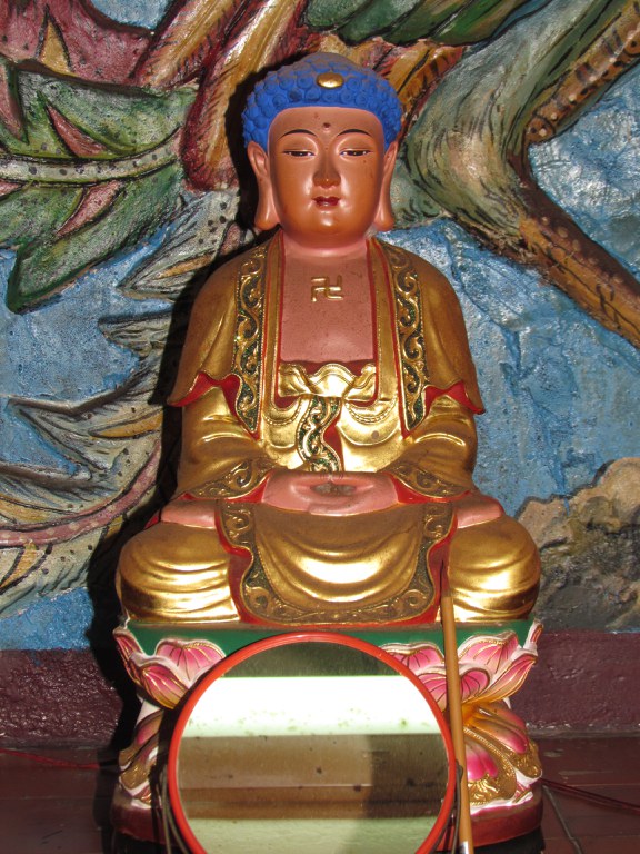 配祀釋迦牟尼佛