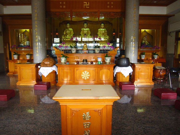 圓隆寺大殿內部