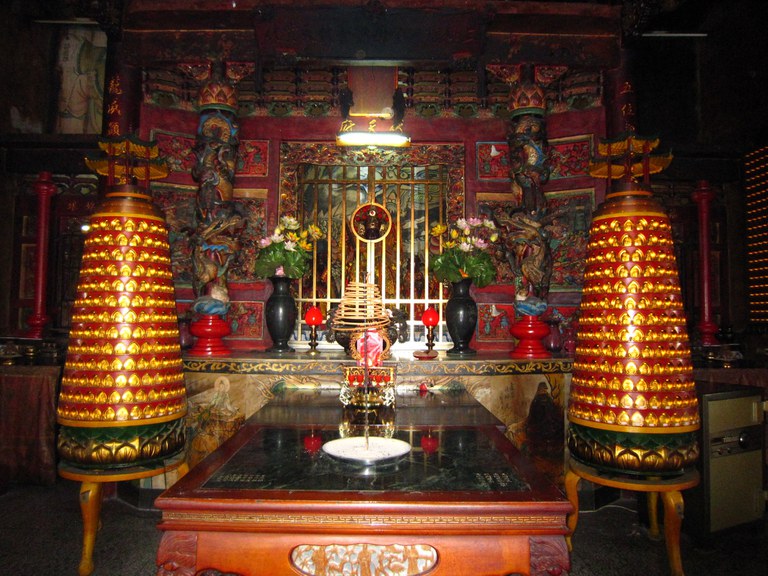 伍龍宮正殿