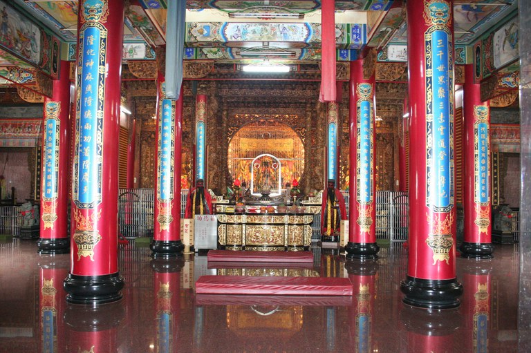 三隆宮正殿(陳進成拍攝-2008.04.12) 三隆宮正殿(陳進成拍攝-2008.04.12)