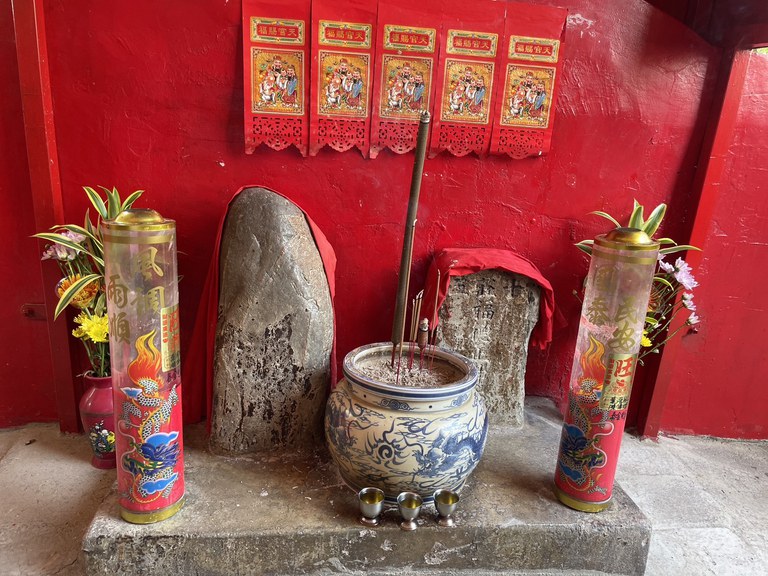 十三庄福德祠石頭伯公 十三庄福德祠石頭伯公