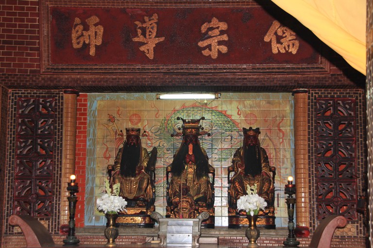 明善堂正殿神像