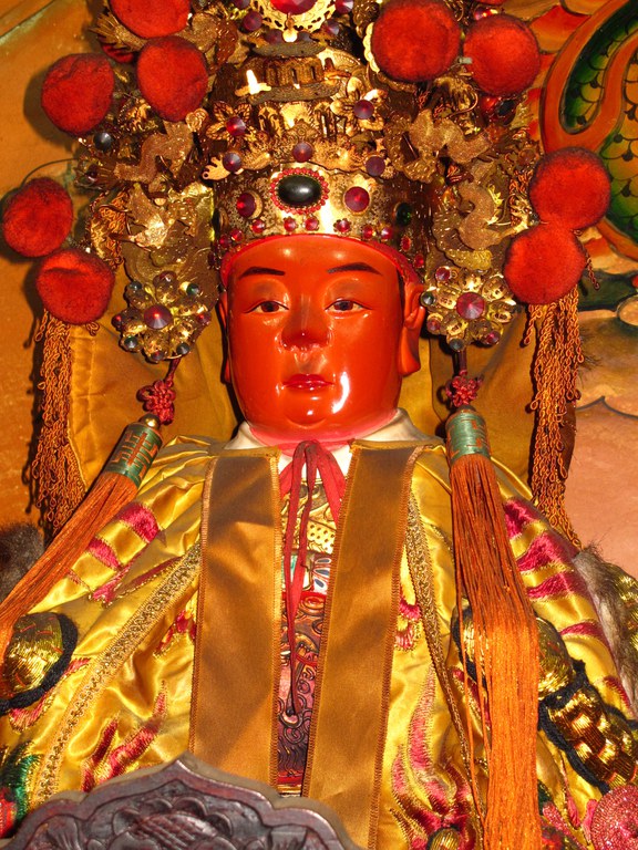 街後角大憲宮正殿神像