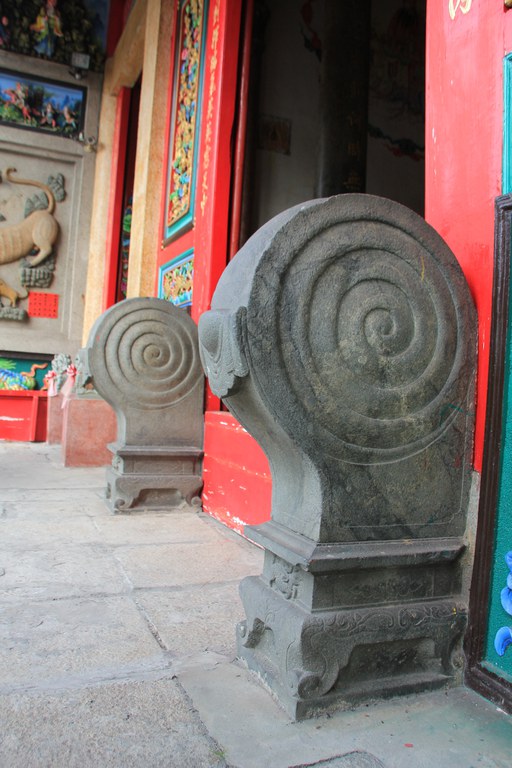 萬泉寺大門石鼓