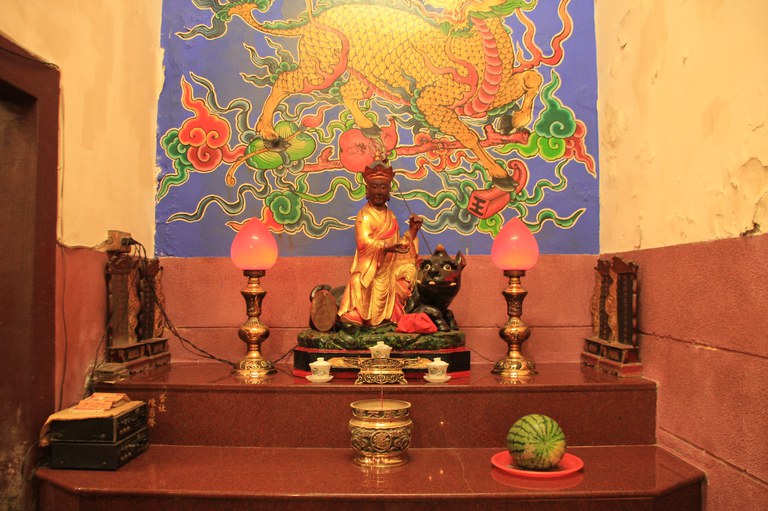 萬泉寺後殿龍龕
