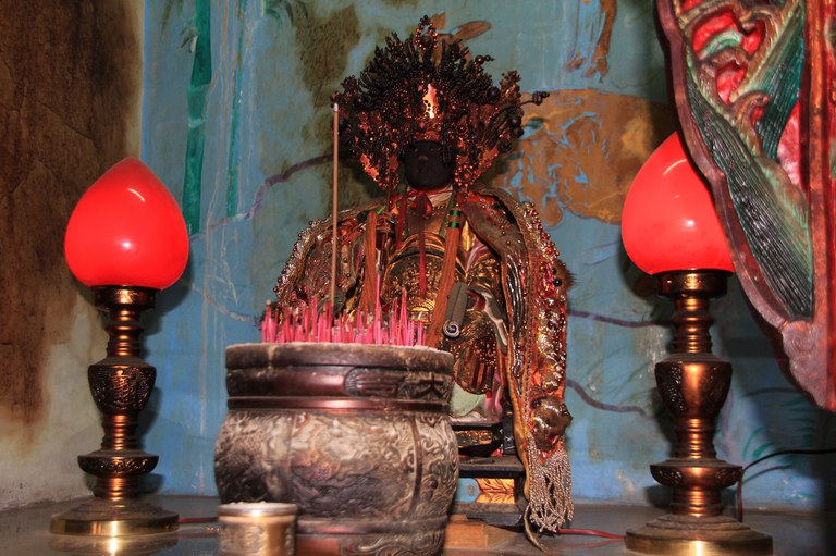 清水寺正殿龍龕神像