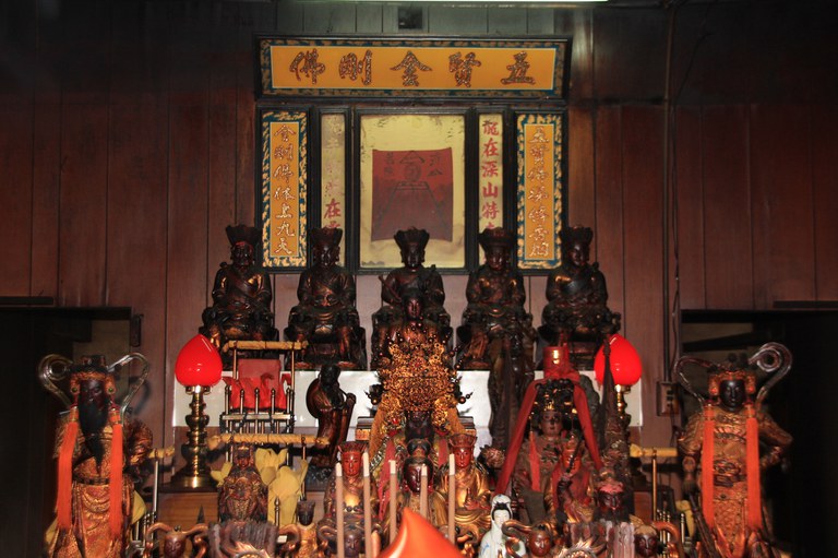 九聖堂正殿神像