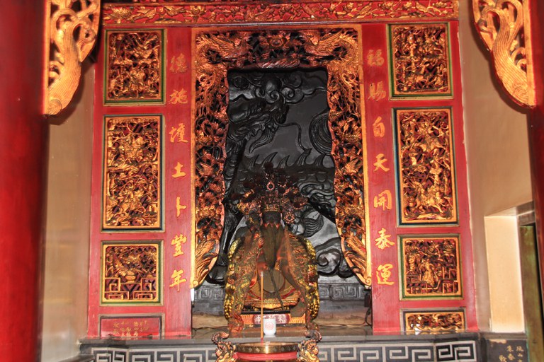 觀音寺正殿虎龕福德正神