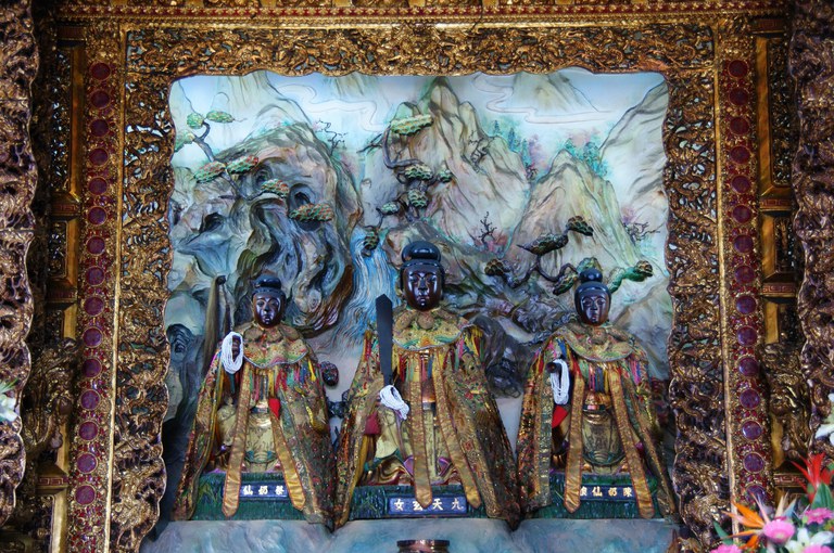 前殿左神龕