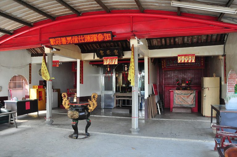 靈安宮拜庭(周宗楊拍攝2011.08.01) 靈安宮拜庭(周宗楊拍攝2011.08.01)